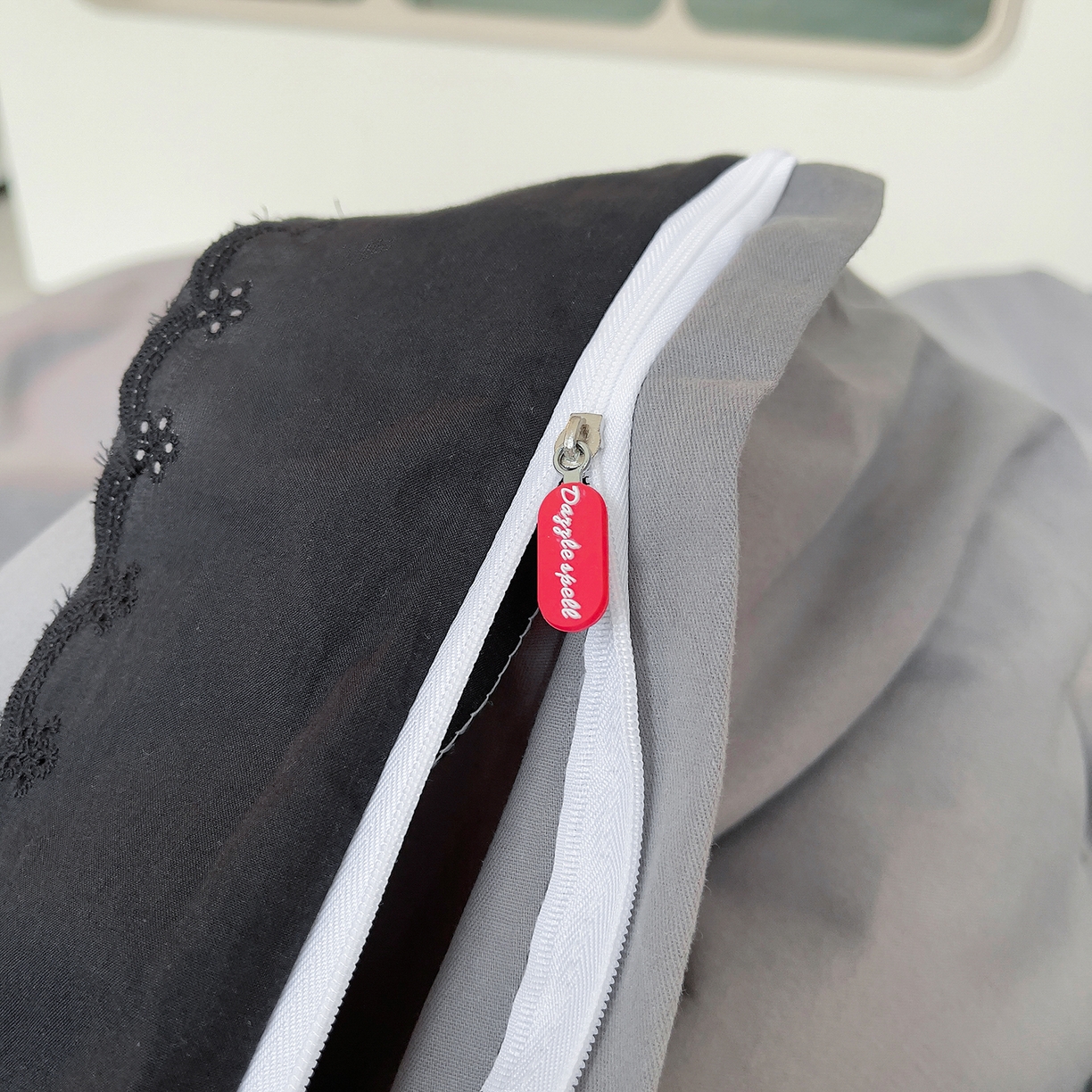 91家纺网 家纺一手货源 找家纺 （总）炫拼家纺 2025新款全棉纯棉韩版磨毛刺绣镂空花边纯棉四件套-邂逅系列