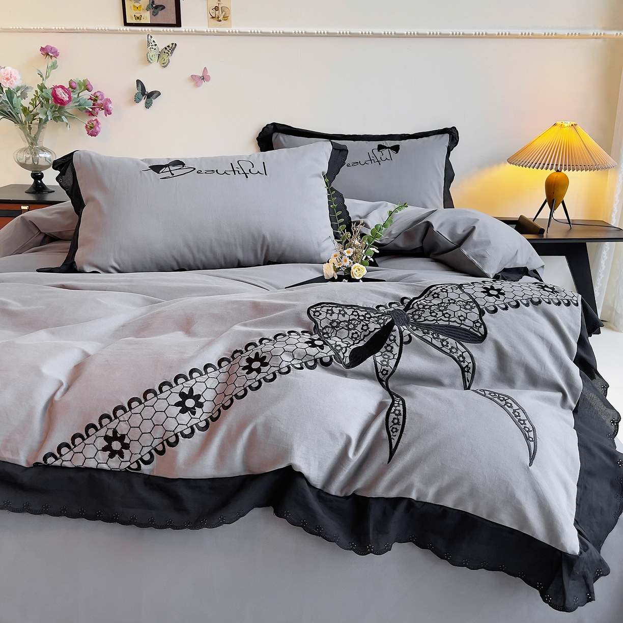 91家纺网 家纺一手货源 找家纺 （总）炫拼家纺 2025新款全棉纯棉韩版磨毛刺绣镂空花边纯棉四件套-邂逅系列