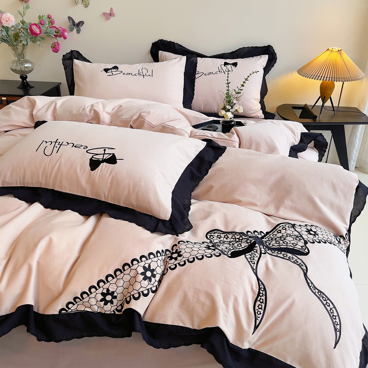 91家纺网 家纺一手货源 找家纺 （总）炫拼家纺 2025新款全棉纯棉韩版磨毛刺绣镂空花边纯棉四件套-邂逅系列