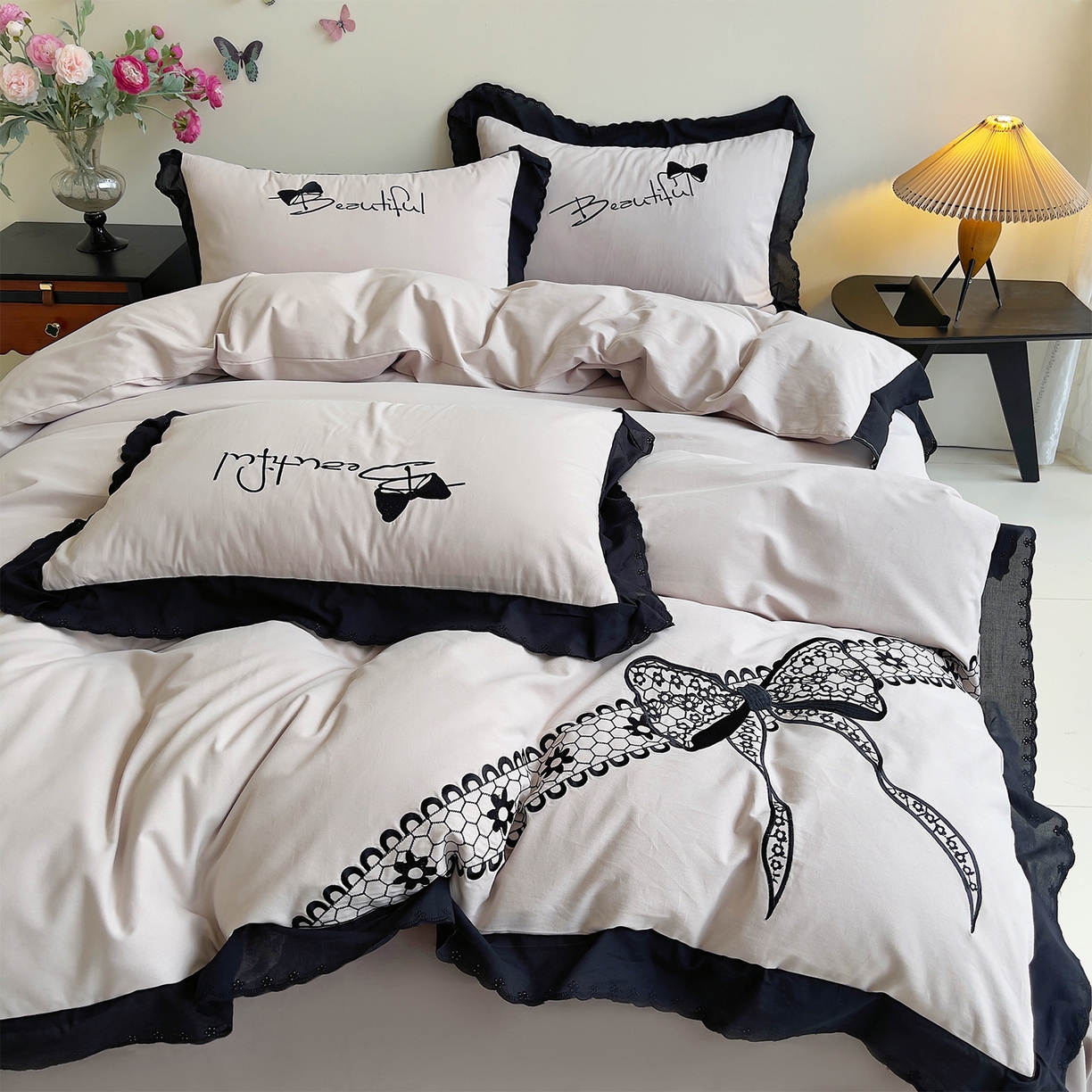 91家纺网 家纺一手货源 找家纺 （总）炫拼家纺 2025新款全棉纯棉韩版磨毛刺绣镂空花边纯棉四件套-邂逅系列