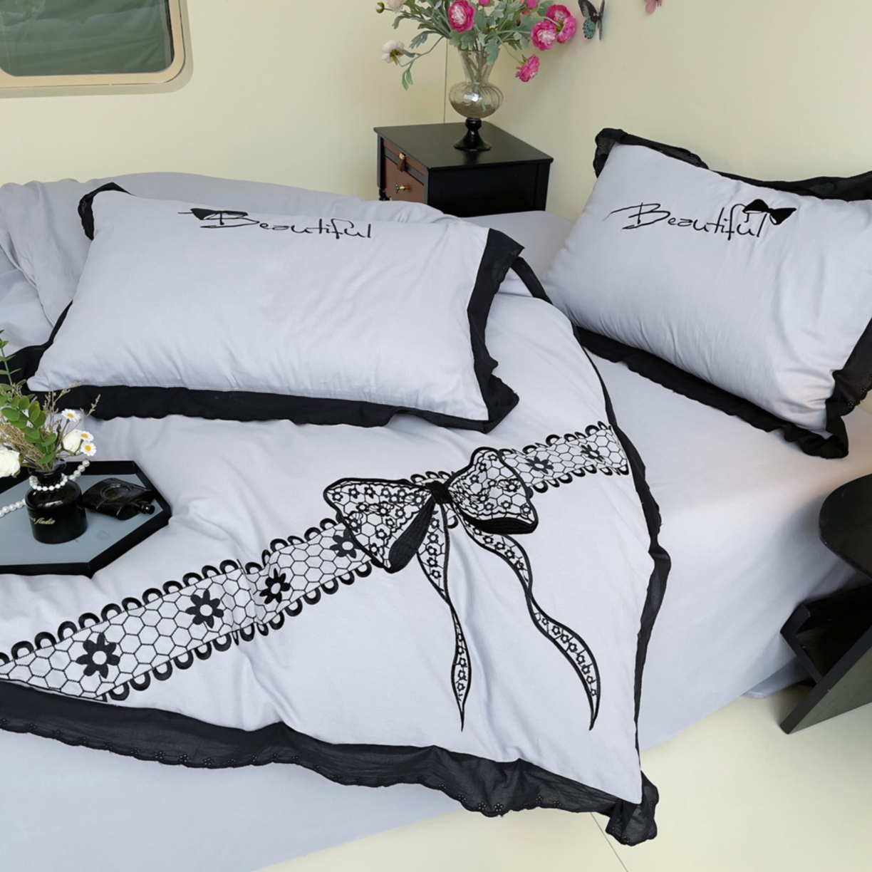 91家纺网 家纺一手货源 找家纺 炫拼家纺 2026新款全棉纯棉韩版磨毛刺绣镂空花边纯棉四件套-邂逅系列 邂逅-蓝灰