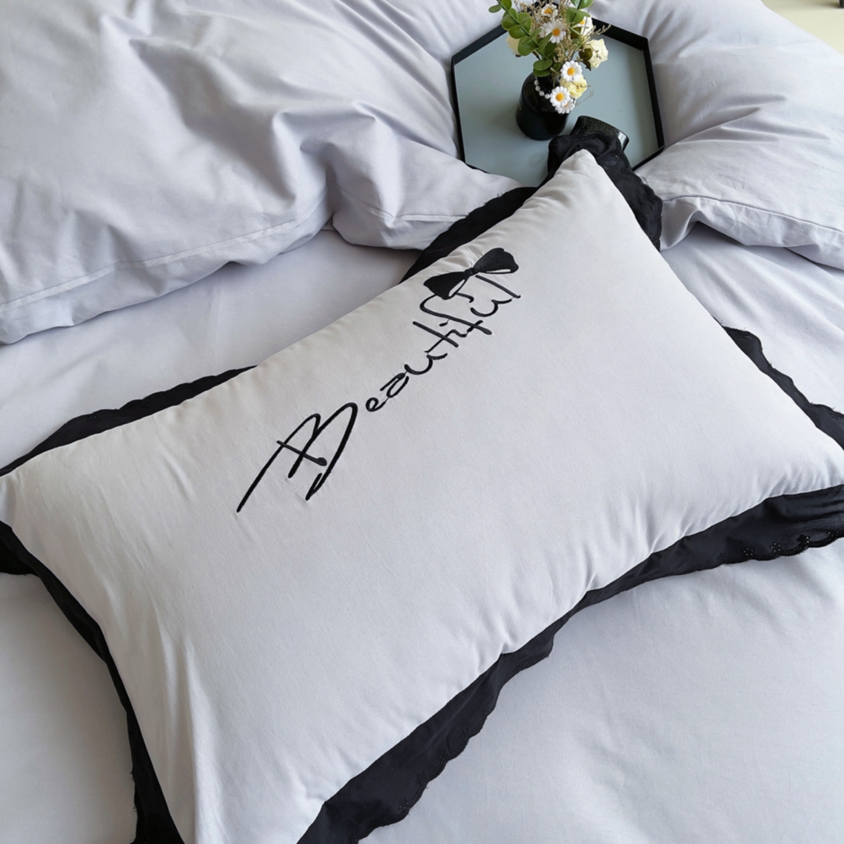 91家纺网 家纺一手货源 找家纺 炫拼家纺 2026新款全棉纯棉韩版磨毛刺绣镂空花边纯棉四件套-邂逅系列 邂逅-蓝灰