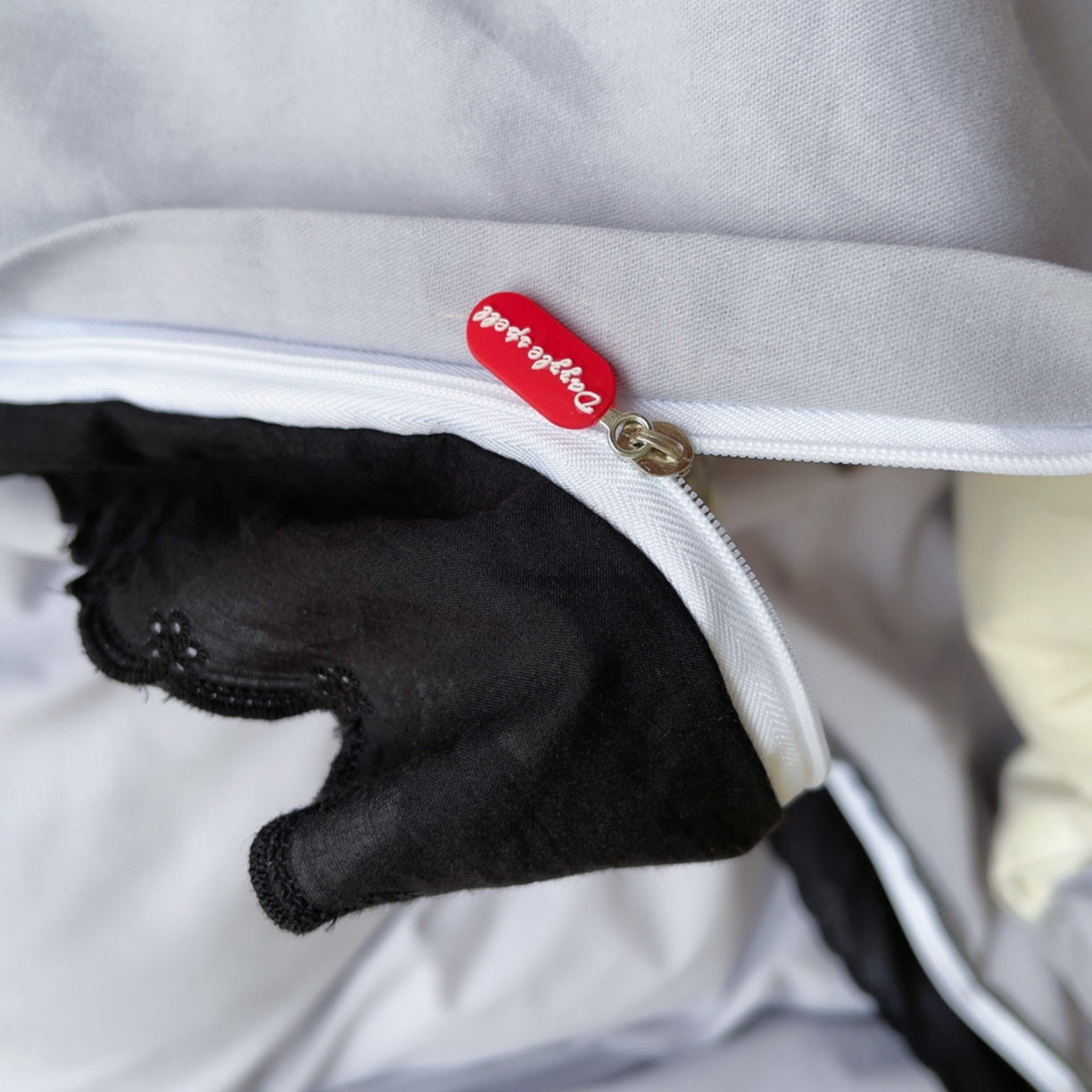 91家纺网 家纺一手货源 找家纺 炫拼家纺 2026新款全棉纯棉韩版磨毛刺绣镂空花边纯棉四件套-邂逅系列 邂逅-蓝灰