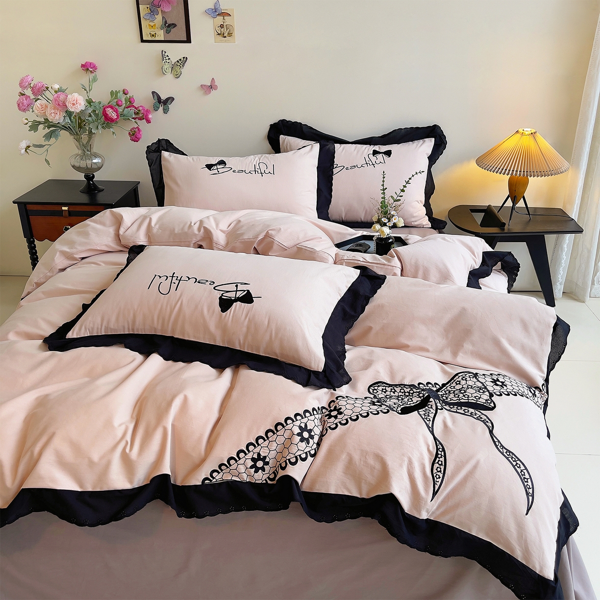 91家纺网 家纺一手货源 找家纺 炫拼家纺 2026新款全棉纯棉韩版磨毛刺绣镂空花边纯棉四件套-邂逅系列 邂逅-蜜茶粉