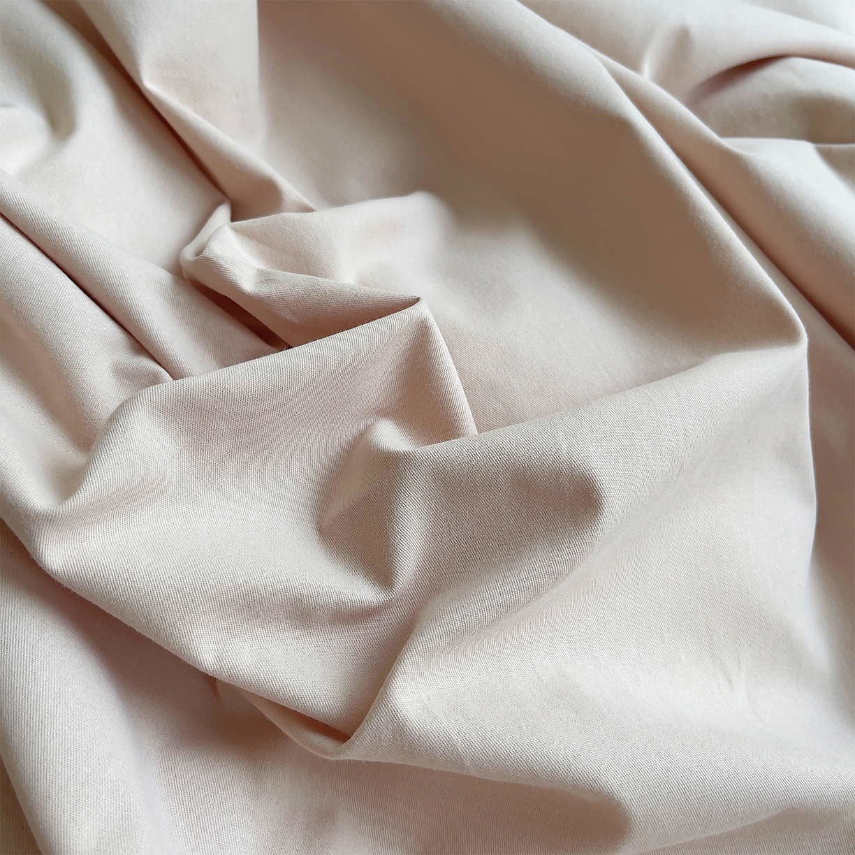 91家纺网 家纺一手货源 找家纺 炫拼家纺 2026新款全棉纯棉韩版磨毛刺绣镂空花边纯棉四件套-邂逅系列 邂逅-蜜茶粉