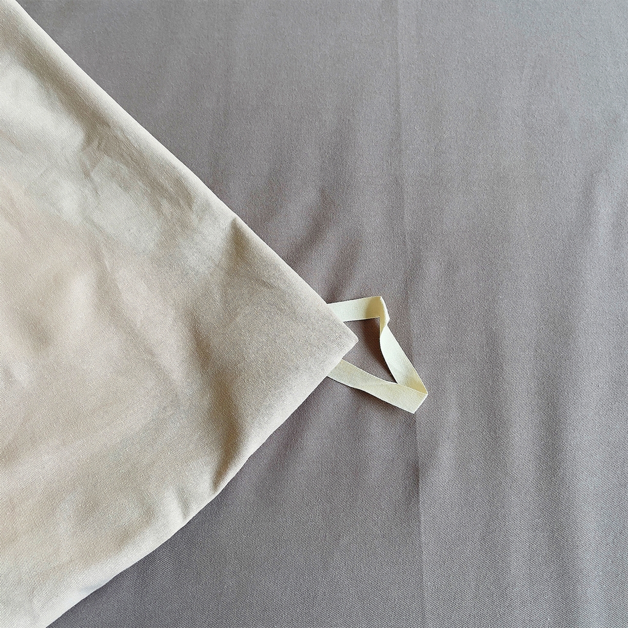 91家纺网 家纺一手货源 找家纺 炫拼家纺 2026新款全棉纯棉韩版磨毛刺绣镂空花边纯棉四件套-邂逅系列 邂逅-蜜茶粉