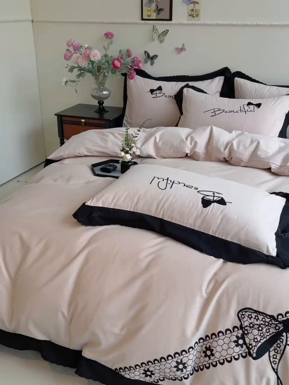 91家纺网 家纺一手货源 找家纺 炫拼家纺 2026新款全棉纯棉韩版磨毛刺绣镂空花边纯棉四件套-邂逅系列 邂逅-蜜茶粉