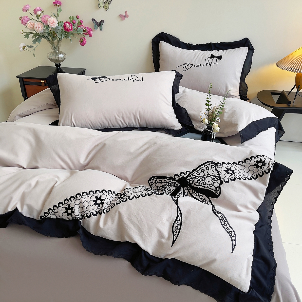 91家纺网 家纺一手货源 找家纺 炫拼家纺 2026新款全棉纯棉韩版磨毛刺绣镂空花边纯棉四件套-邂逅系列 邂逅-奶茶