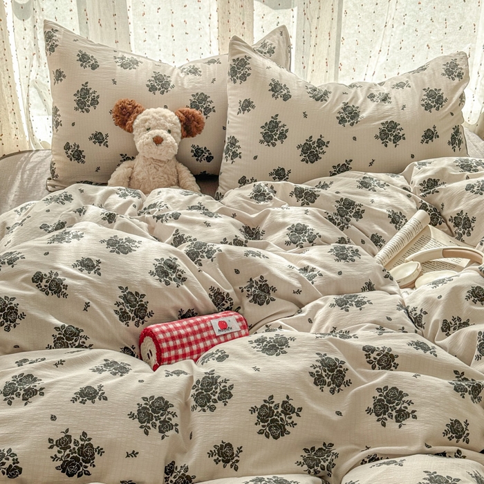 91家纺网 家纺一手货源 找家纺 森璐家纺 2025新款云感双层纱卡通萌趣四件套 遇见-华尔兹