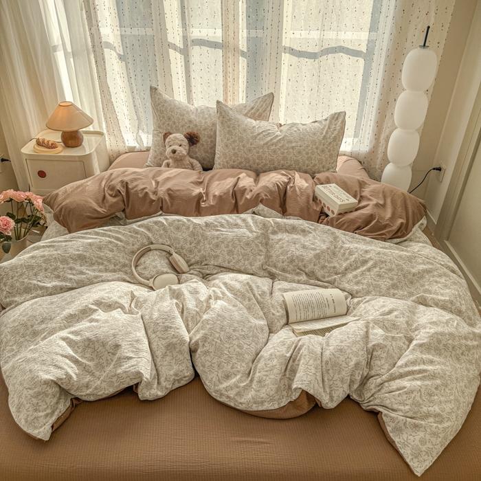 91家纺网 家纺一手货源 找家纺 森璐家纺 2025新款云感双层纱卡通萌趣四件套 遇见-长青藤