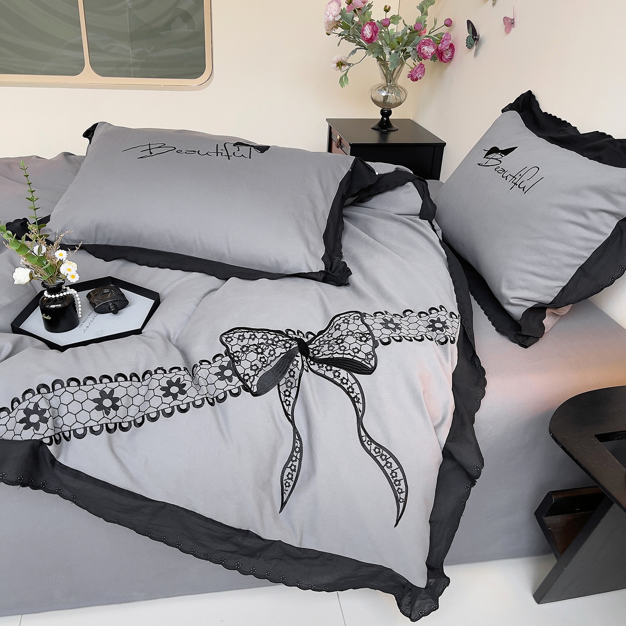 91家纺网 家纺一手货源 找家纺 炫拼家纺 2026新款全棉纯棉韩版磨毛刺绣镂空花边纯棉四件套-邂逅系列 邂逅-高级灰