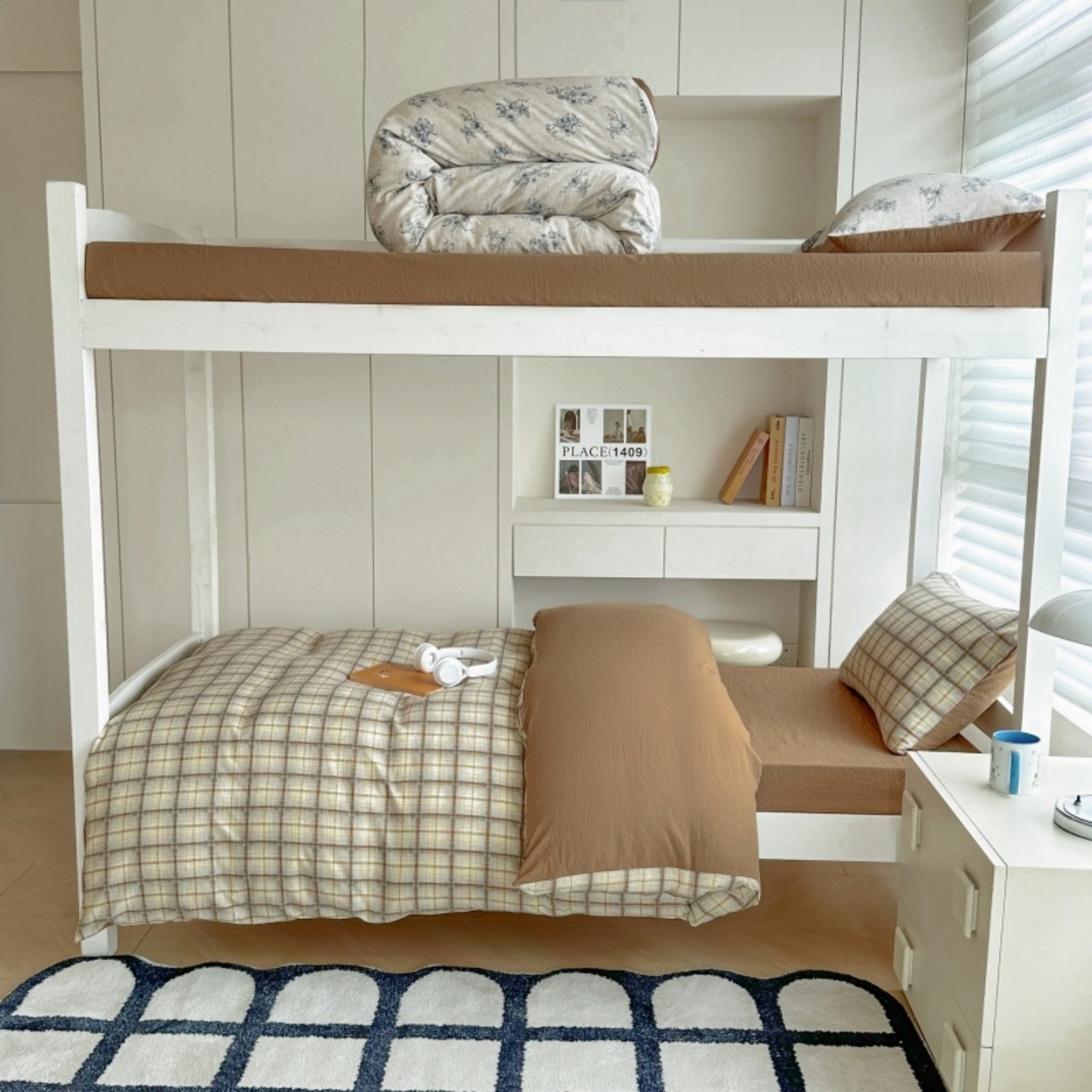 91家纺网 家纺一手货源 找家纺 雨田家纺 2025新款A类汉麻双层纱学生宿舍三件套上下铺三件套 格韵-咖