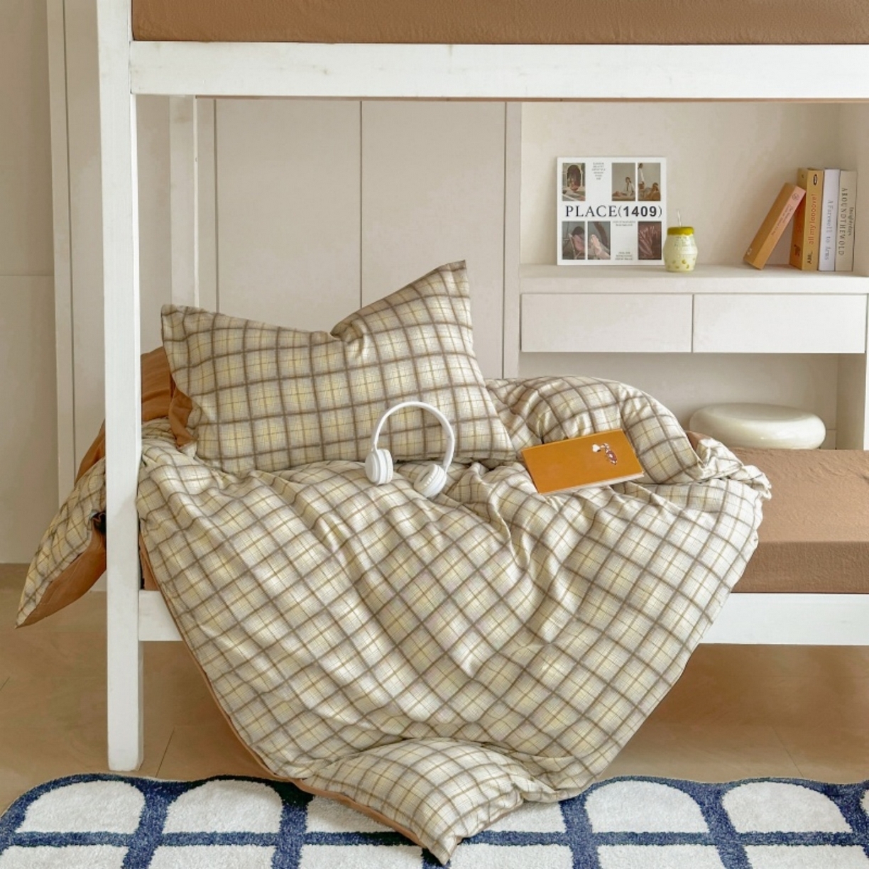 91家纺网 家纺一手货源 找家纺 雨田家纺 2025新款A类汉麻双层纱学生宿舍三件套上下铺三件套 格韵-咖