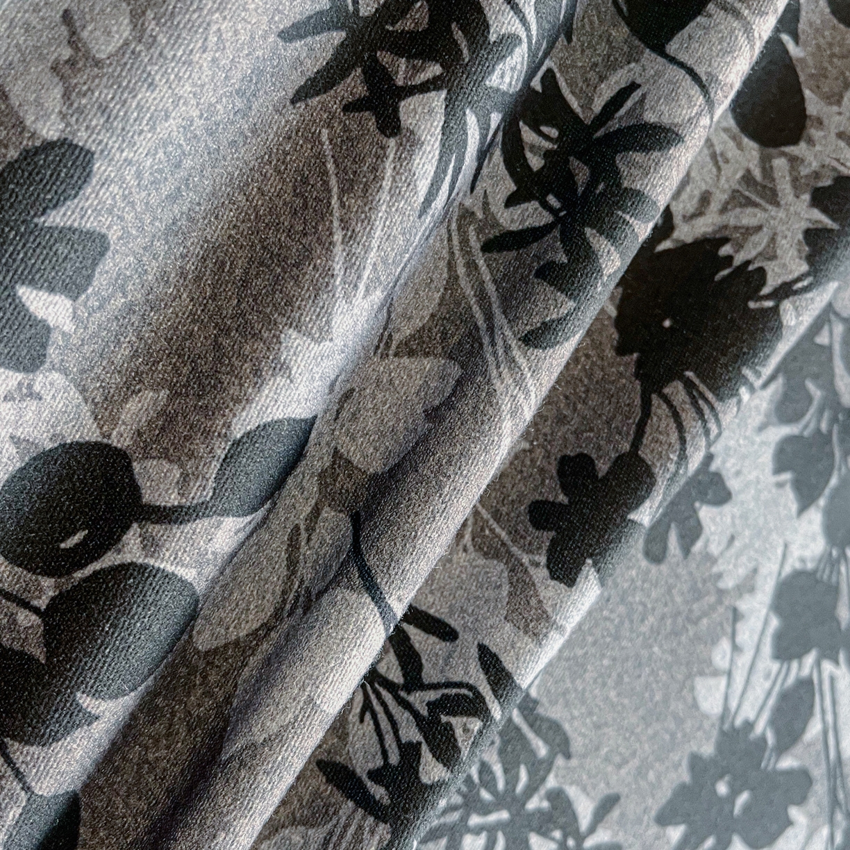 91家纺网 家纺一手货源 找家纺 慕梵家居2025新款100%全棉磨毛包边单床单 繁花藤叙