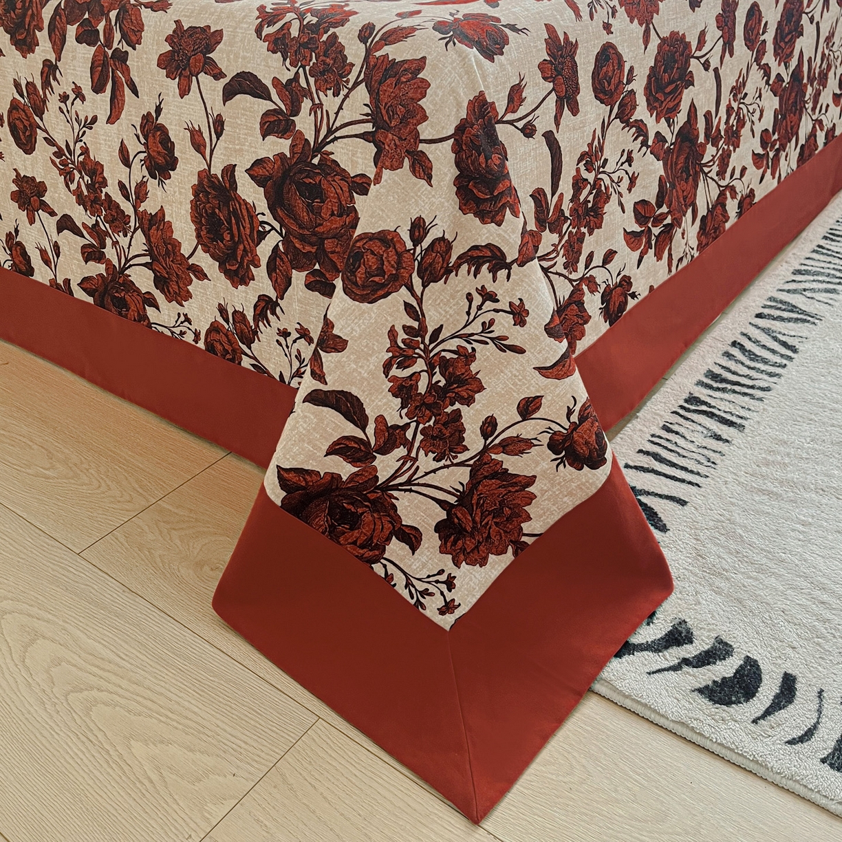 91家纺网 家纺一手货源 找家纺 慕梵家居2025新款100%全棉磨毛包边单床单 红色玫瑰