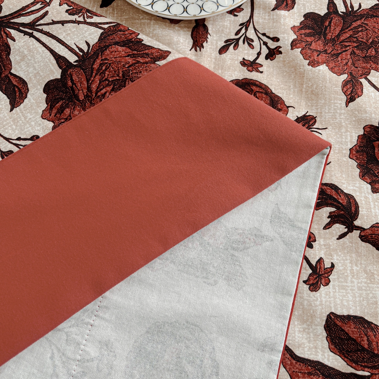 91家纺网 家纺一手货源 找家纺 慕梵家居2025新款100%全棉磨毛包边单床单 红色玫瑰