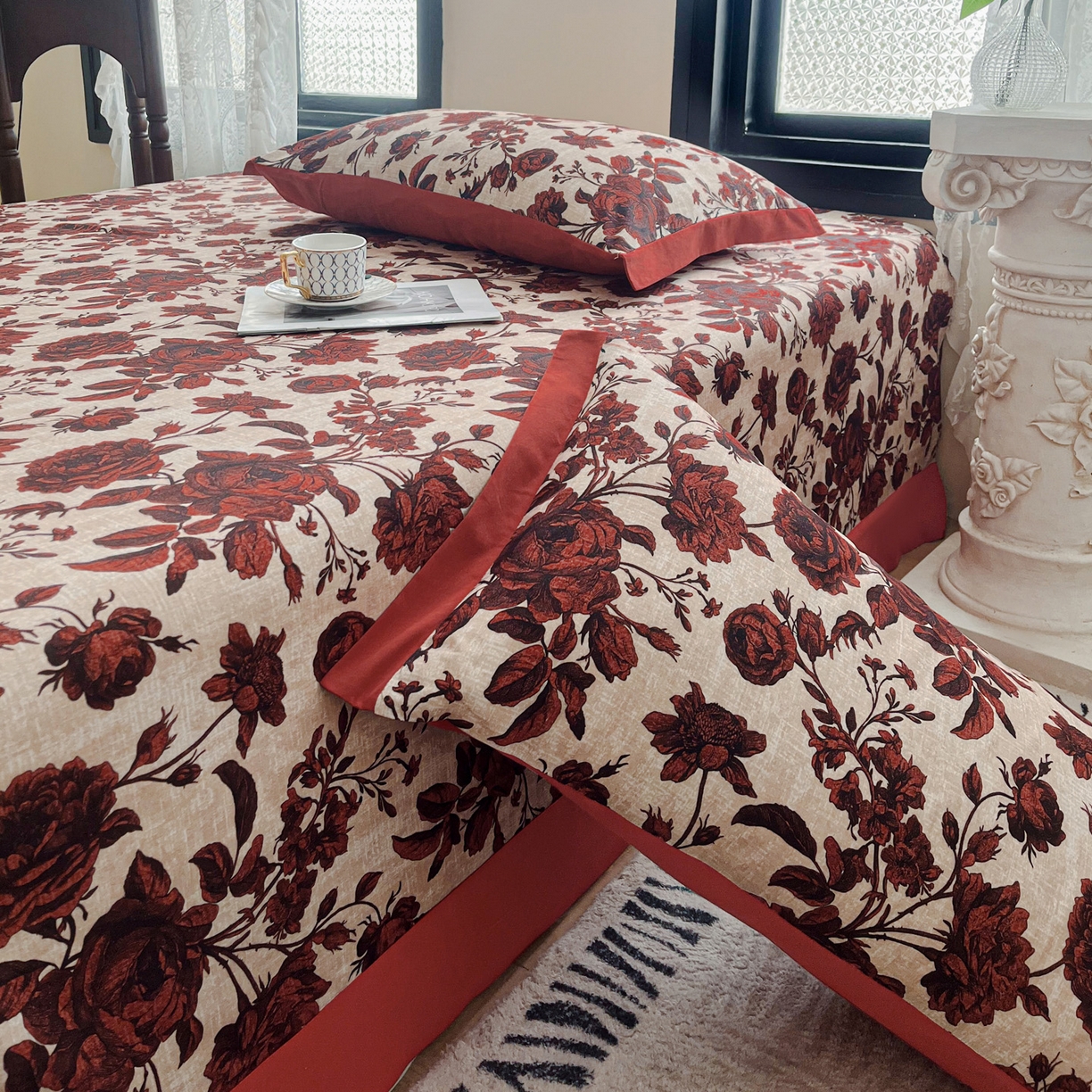 91家纺网 家纺一手货源 找家纺 慕梵家居2025新款100%全棉磨毛包边单床单 红色玫瑰