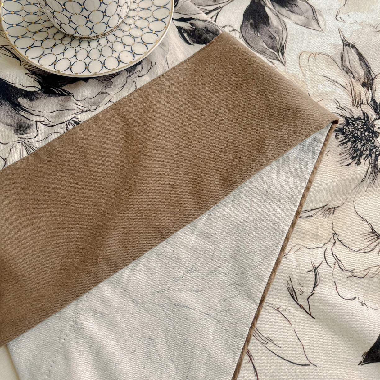 91家纺网 家纺一手货源 找家纺 慕梵家居2025新款100%全棉磨毛包边单床单 暮秋鎏金