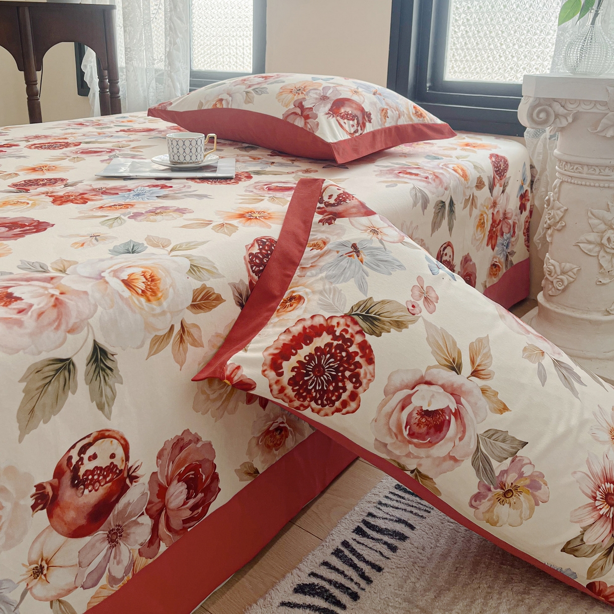 91家纺网 家纺一手货源 找家纺 慕梵家居2025新款100%全棉磨毛包边单床单 石榴花红