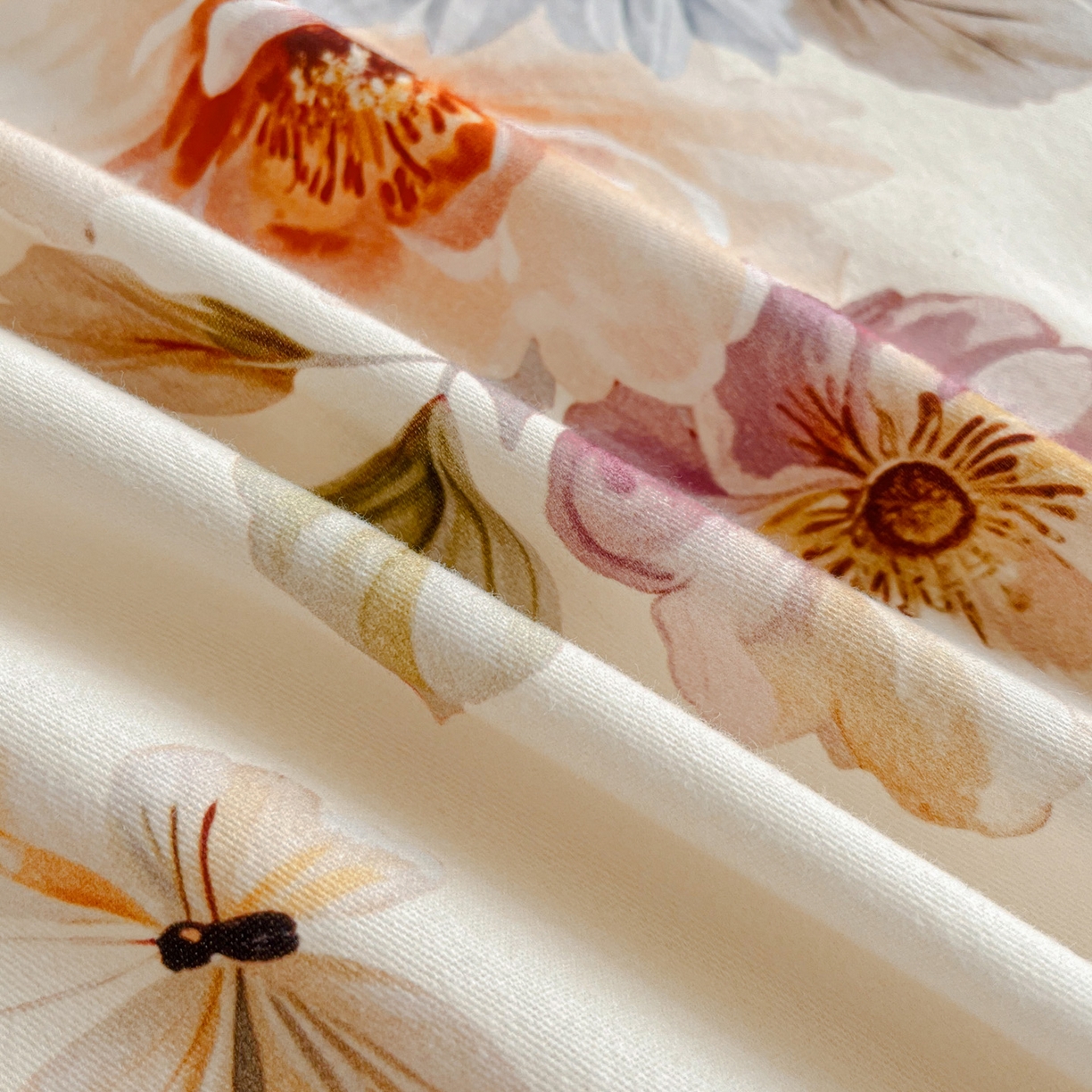 91家纺网 家纺一手货源 找家纺 慕梵家居2025新款100%全棉磨毛包边单床单 石榴花红