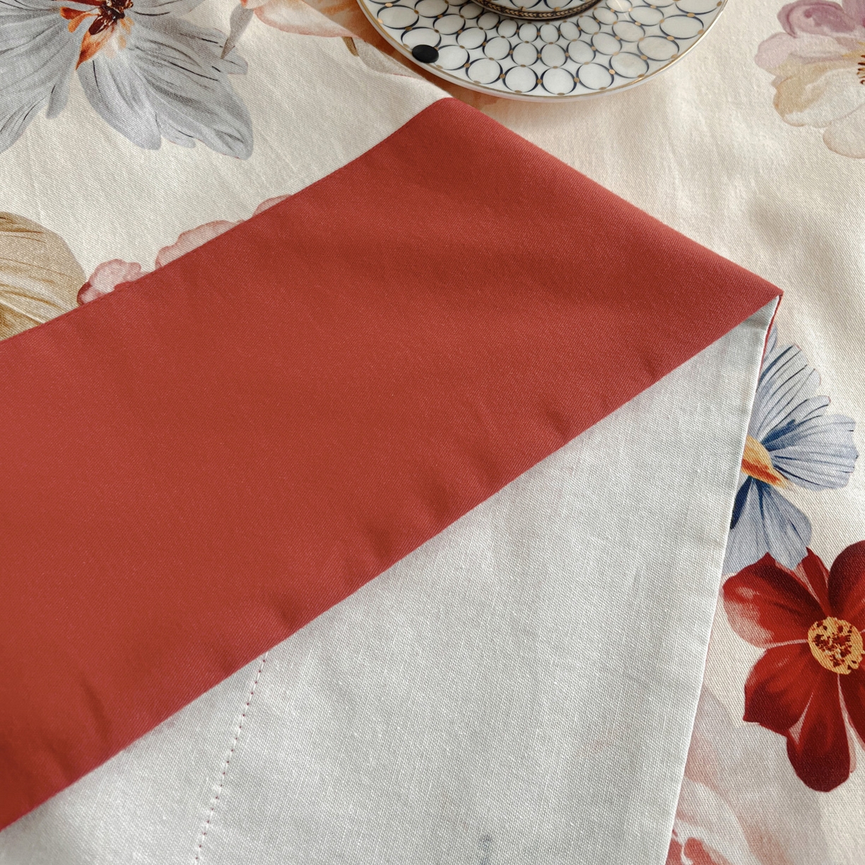 91家纺网 家纺一手货源 找家纺 慕梵家居2025新款100%全棉磨毛包边单床单 石榴花红