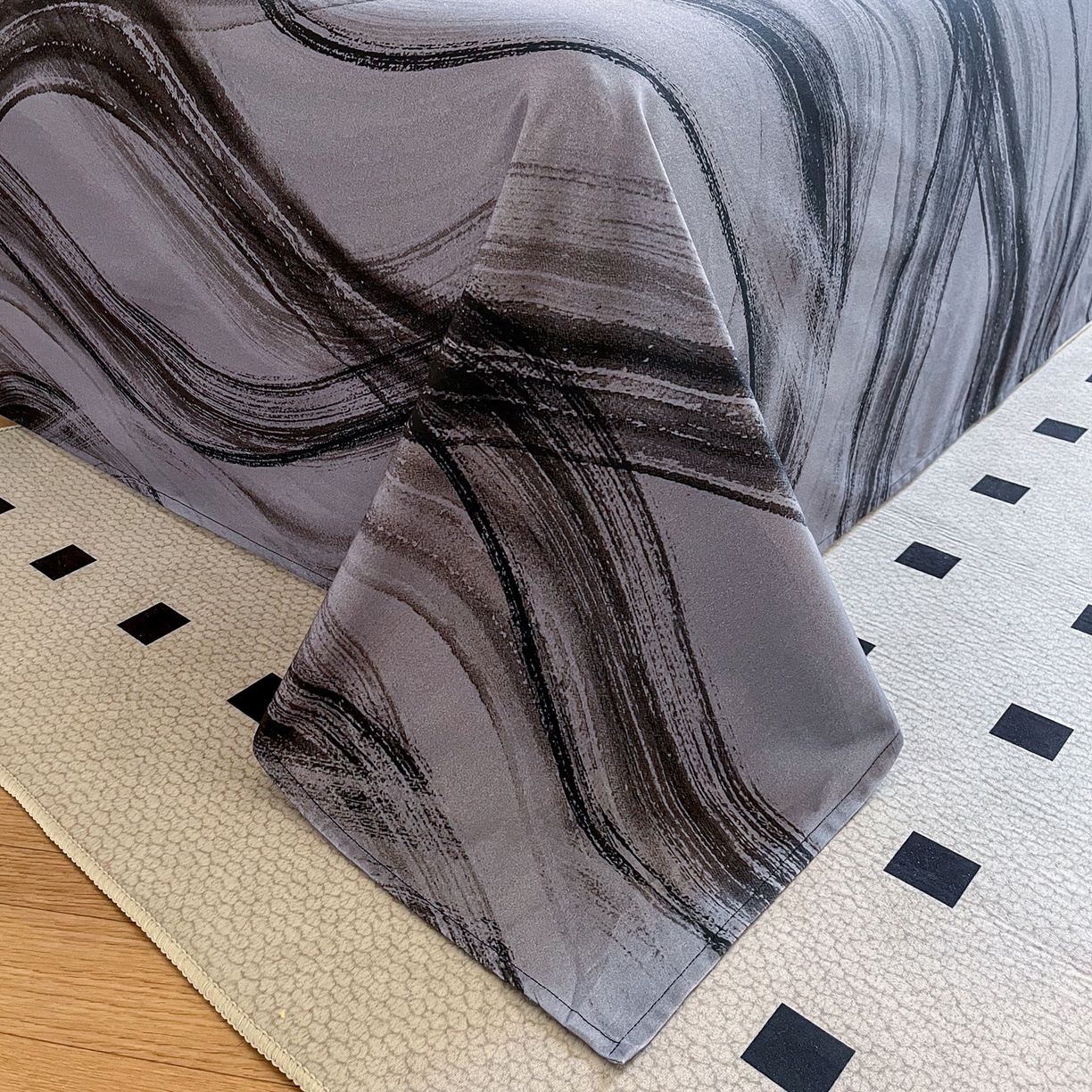 91家纺网 家纺一手货源 找家纺 慕梵家居2025新款100%全棉磨毛单床单 几何灰