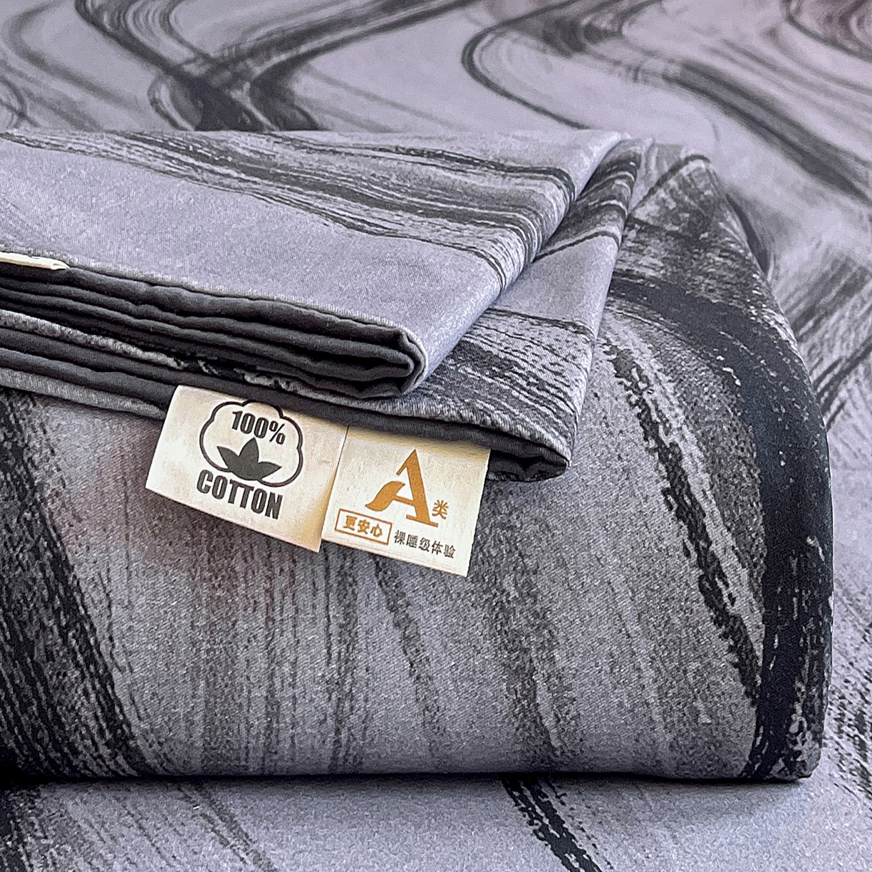 91家纺网 家纺一手货源 找家纺 慕梵家居2025新款100%全棉磨毛单床单 几何灰