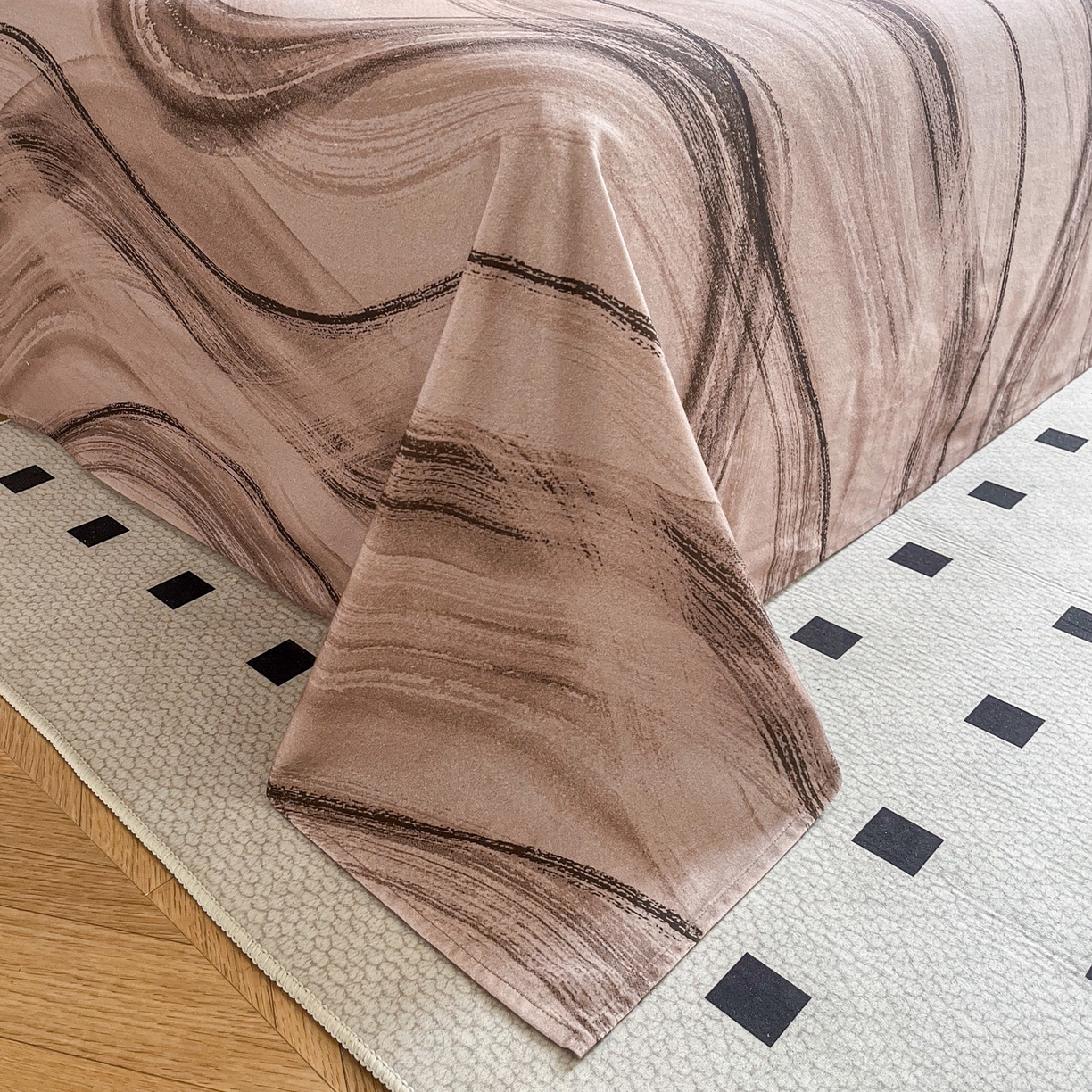 91家纺网 家纺一手货源 找家纺 慕梵家居2025新款100%全棉磨毛单床单 几何咖