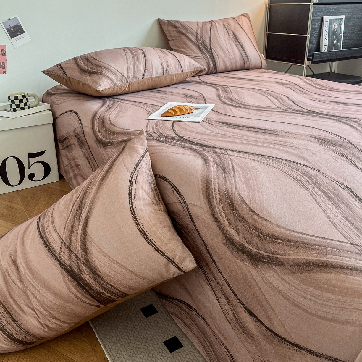 91家纺网 家纺一手货源 找家纺 慕梵家居2025新款100%全棉磨毛单床单 几何咖