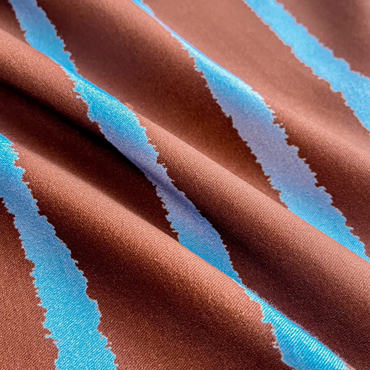 91家纺网 家纺一手货源 找家纺 慕梵家居2025新款100%全棉磨毛单床单 律动咖