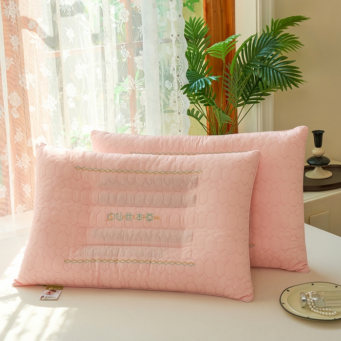 91家纺网 家纺一手货源 找家纺 晚儿 2025新款负离子仙丝本草枕枕头枕芯 粉色