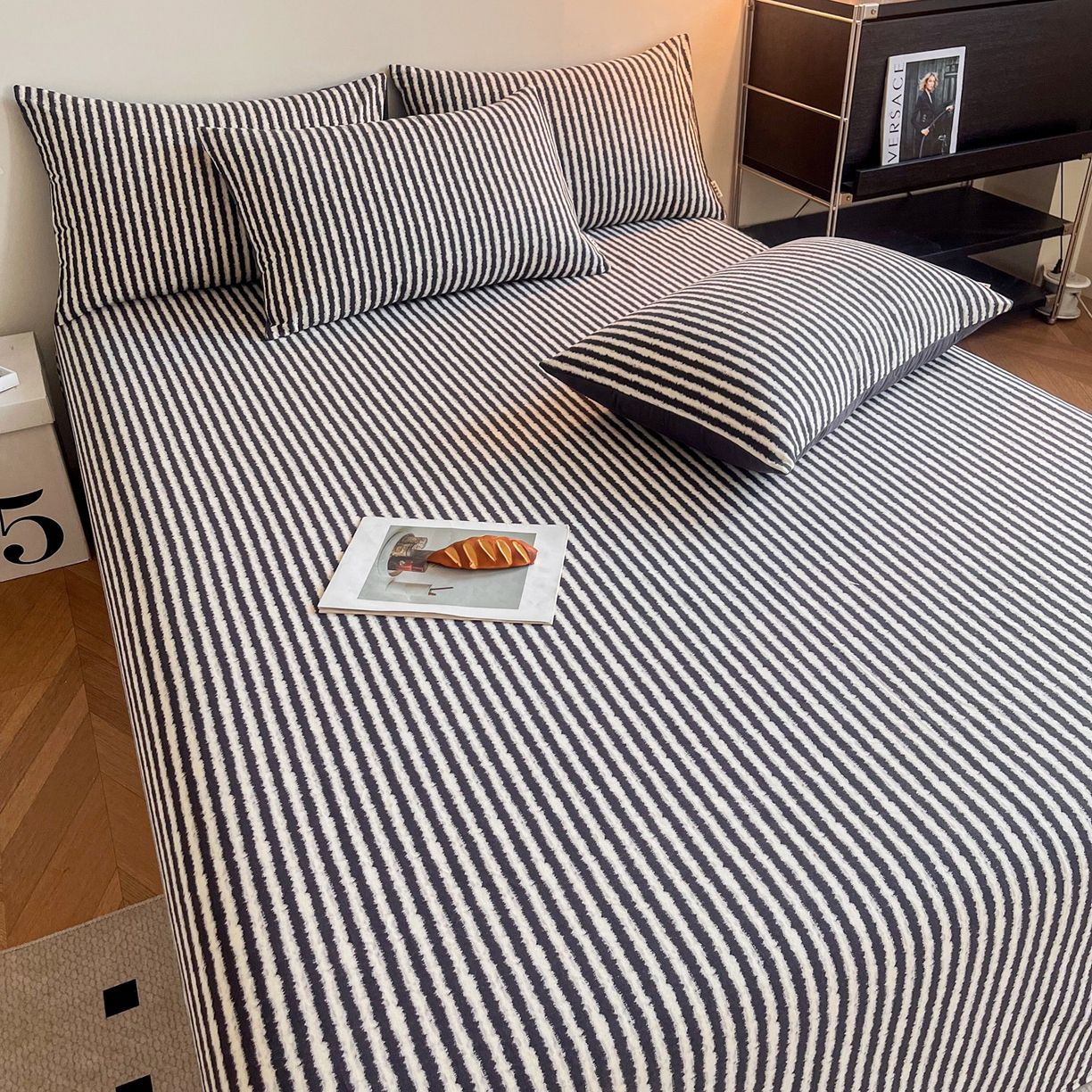 91家纺网 家纺一手货源 找家纺 慕梵家居2025新款100%全棉磨毛单床单 墨白