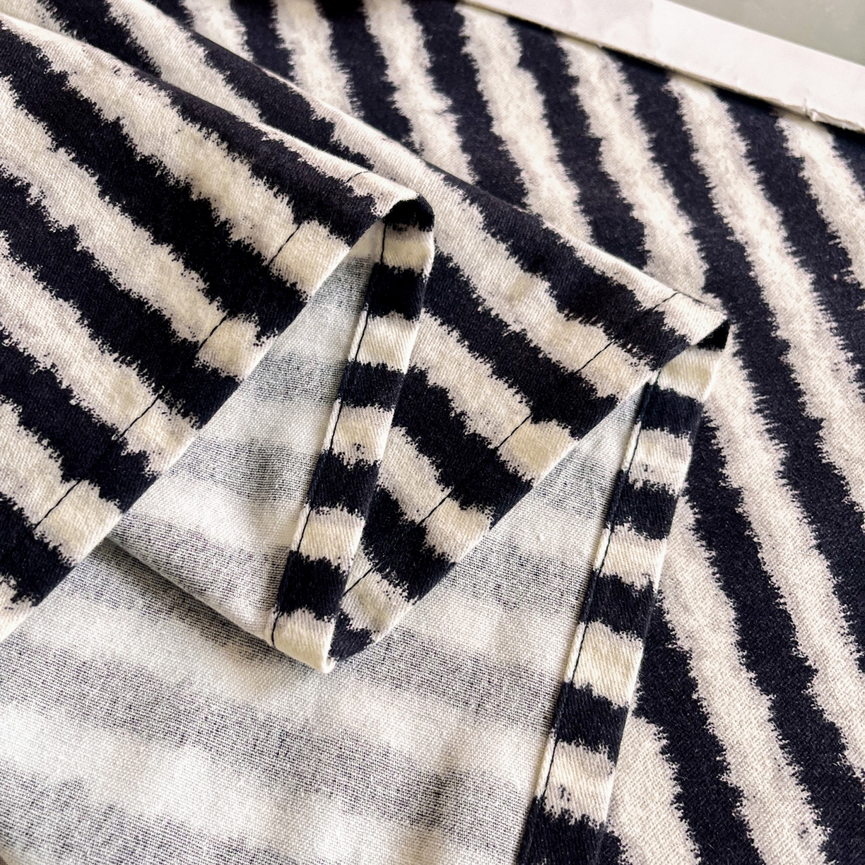 91家纺网 家纺一手货源 找家纺 慕梵家居2025新款100%全棉磨毛单床单 墨白