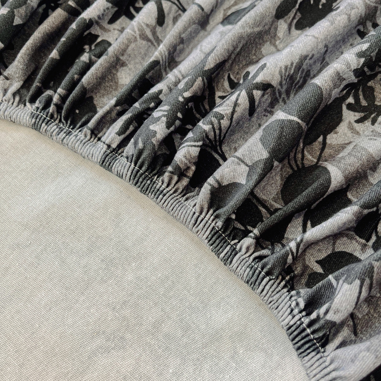 91家纺网 家纺一手货源 找家纺 慕梵家居2025新款100%全棉磨毛包边款床笠 繁花藤叙