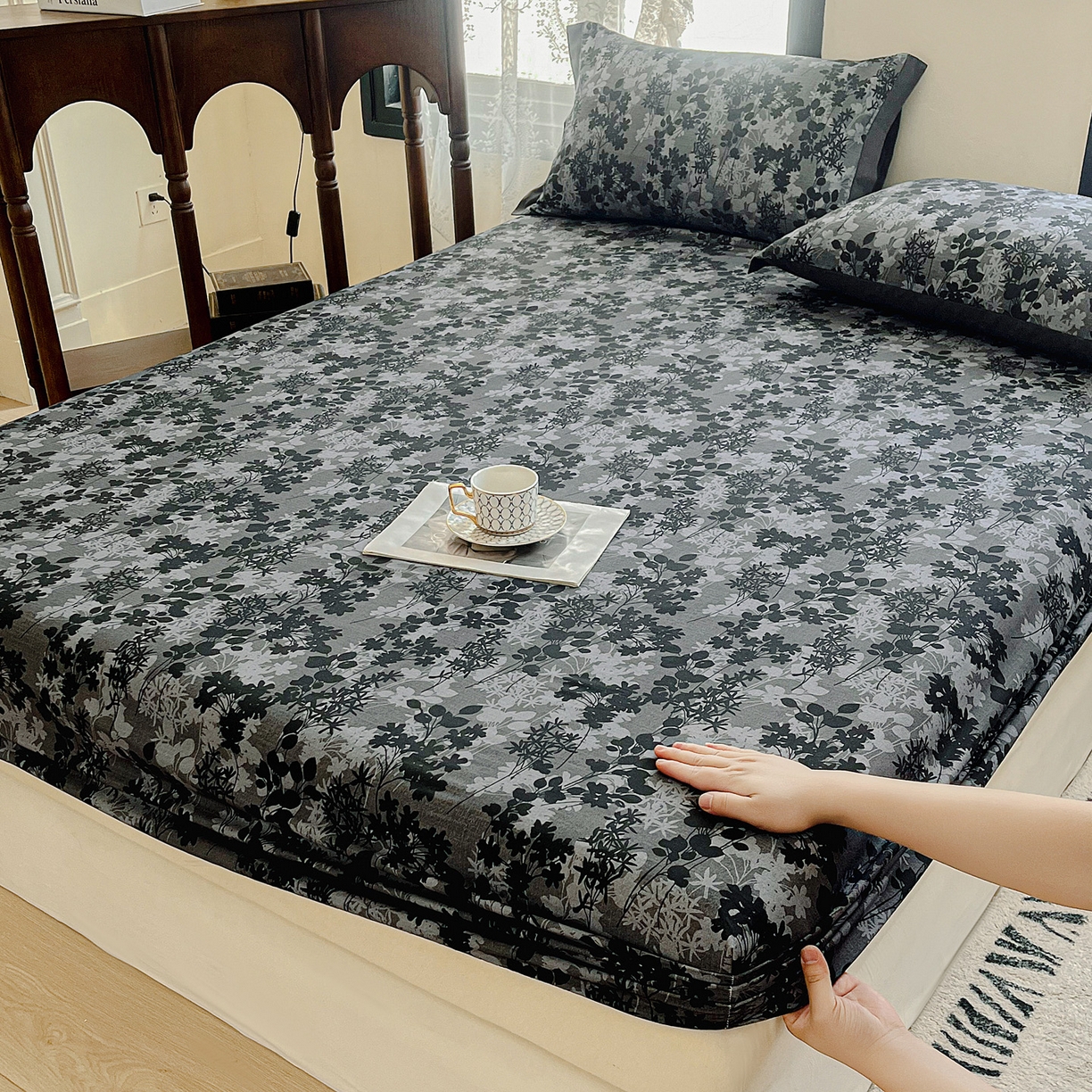 91家纺网 家纺一手货源 找家纺 慕梵家居2025新款100%全棉磨毛包边款床笠 繁花藤叙