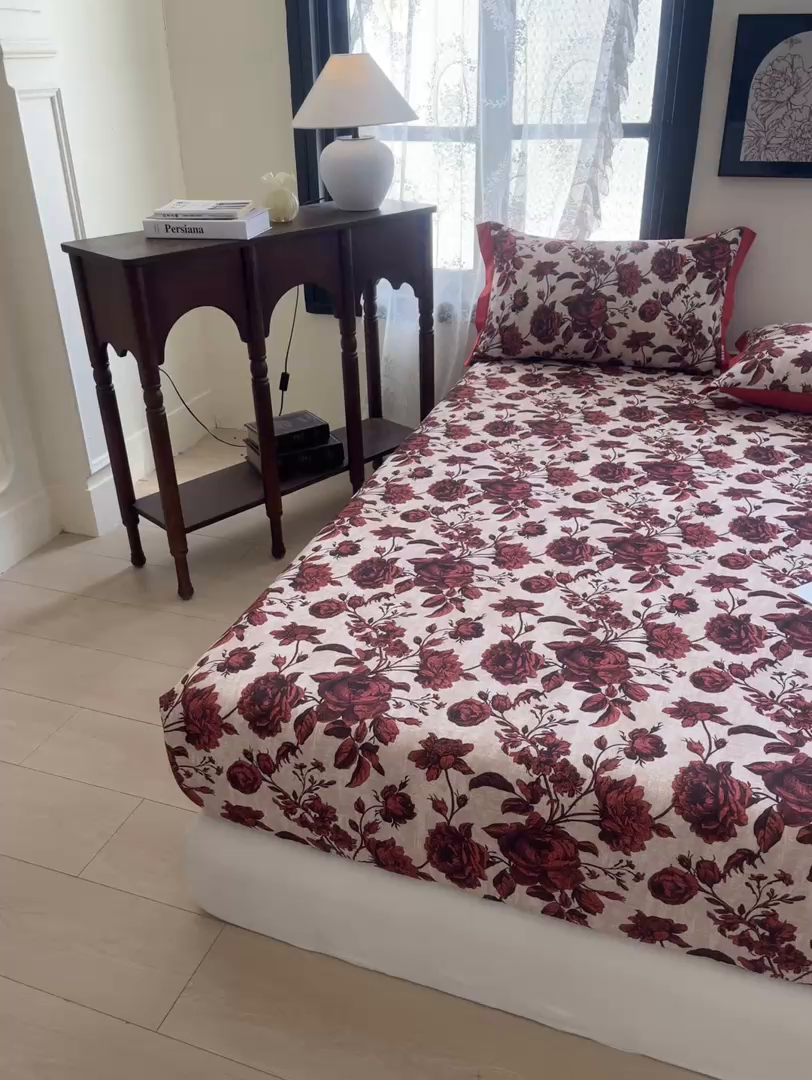 91家纺网 家纺一手货源 找家纺 慕梵家居2025新款100%全棉磨毛包边款床笠 红色玫瑰