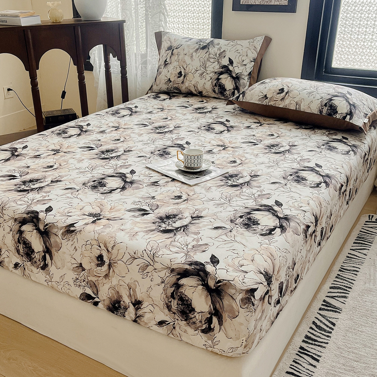 91家纺网 家纺一手货源 找家纺 慕梵家居2025新款100%全棉磨毛包边款床笠 暮秋鎏金