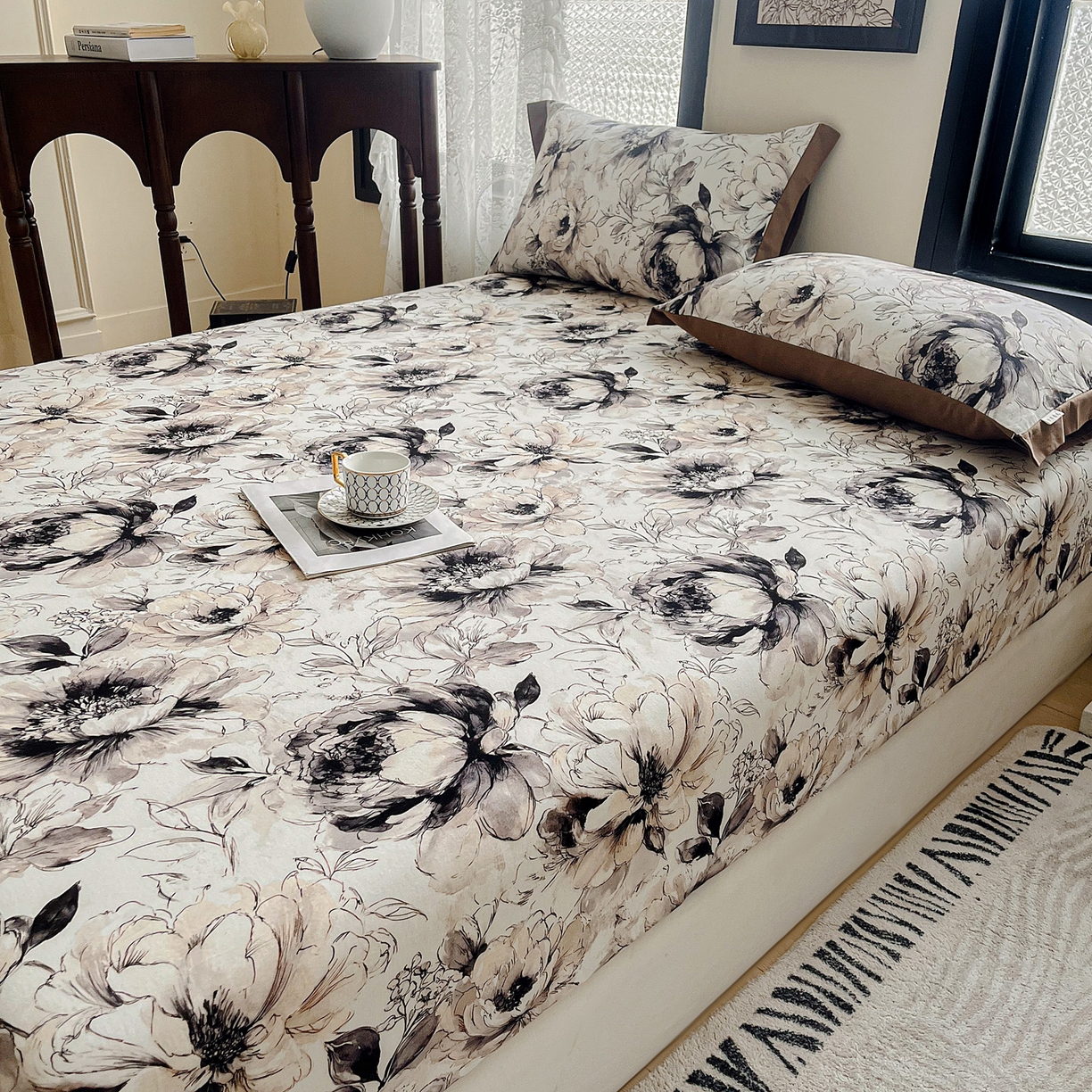 91家纺网 家纺一手货源 找家纺 慕梵家居2025新款100%全棉磨毛包边款床笠 暮秋鎏金