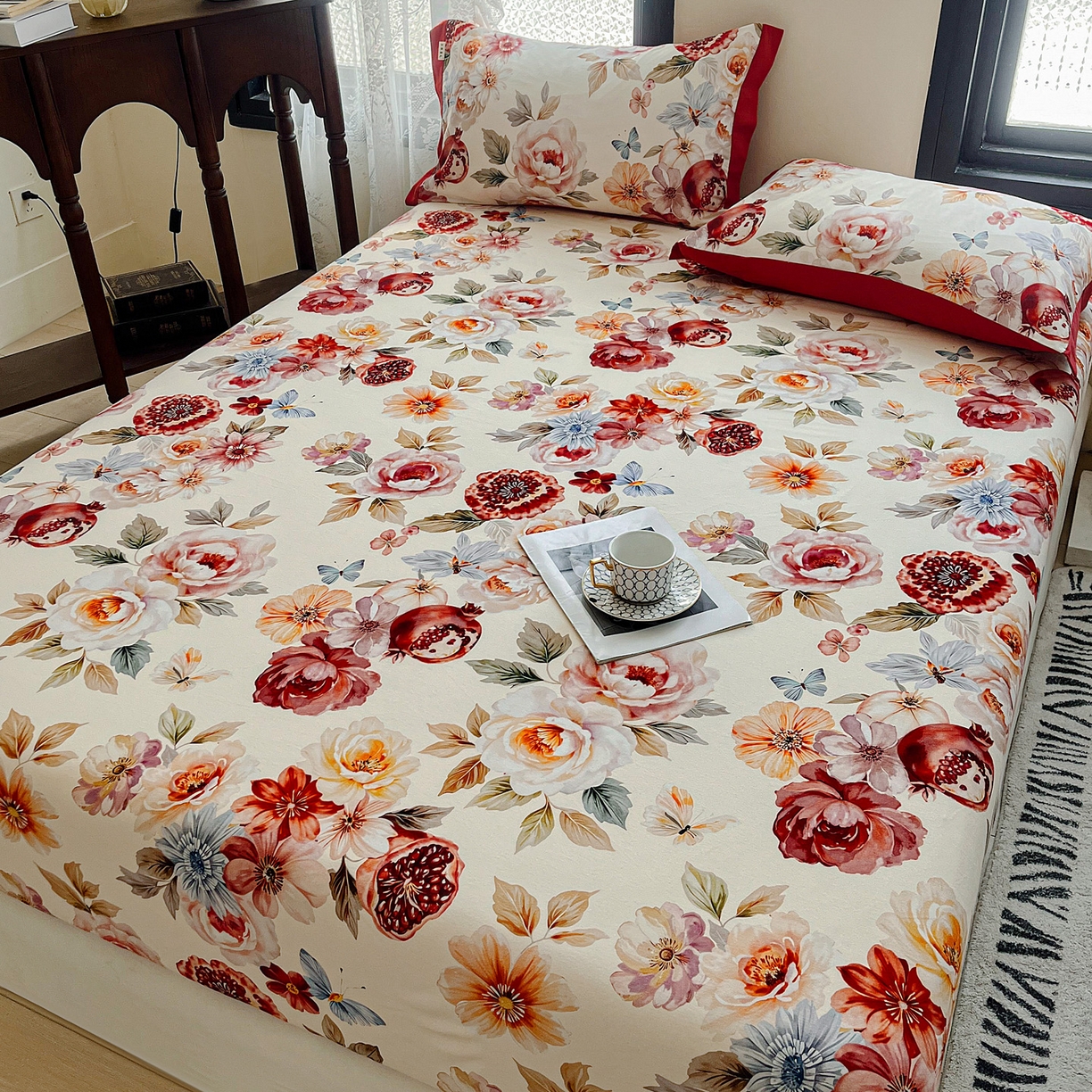 91家纺网 家纺一手货源 找家纺 慕梵家居2025新款100%全棉磨毛包边款床笠 石榴花红