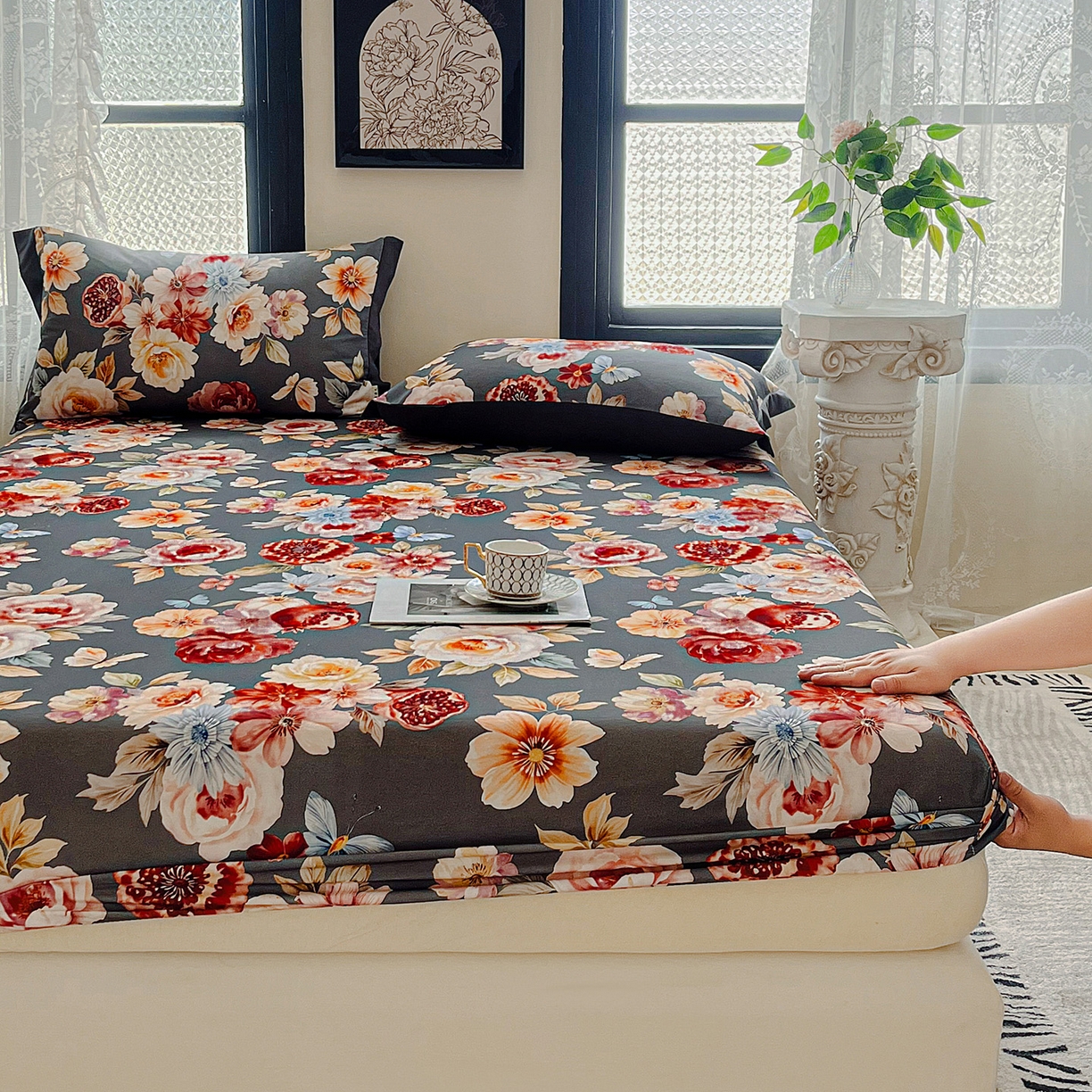 91家纺网 家纺一手货源 找家纺 慕梵家居2025新款100%全棉磨毛包边款床笠 石榴花灰