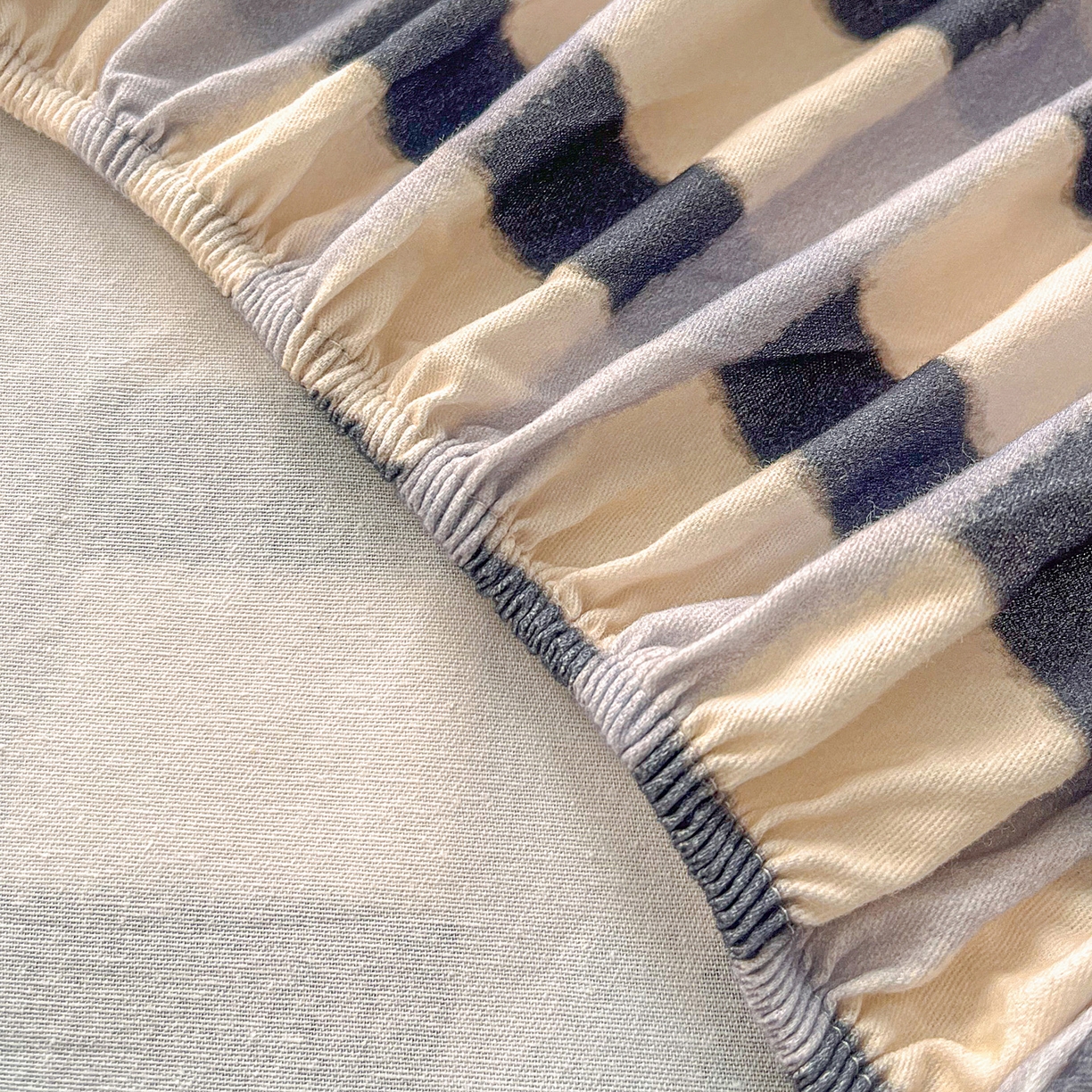 91家纺网 家纺一手货源 找家纺 慕梵家居2025新款100%全棉磨毛单床笠 缤纷