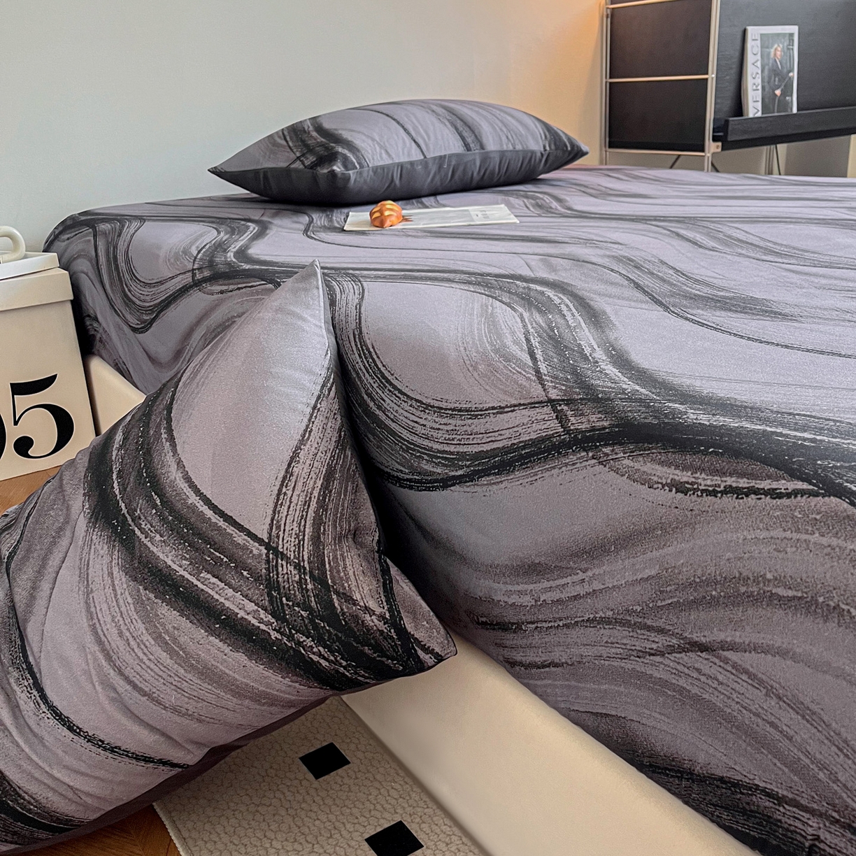 91家纺网 家纺一手货源 找家纺 慕梵家居2025新款100%全棉磨毛单床笠 几何灰