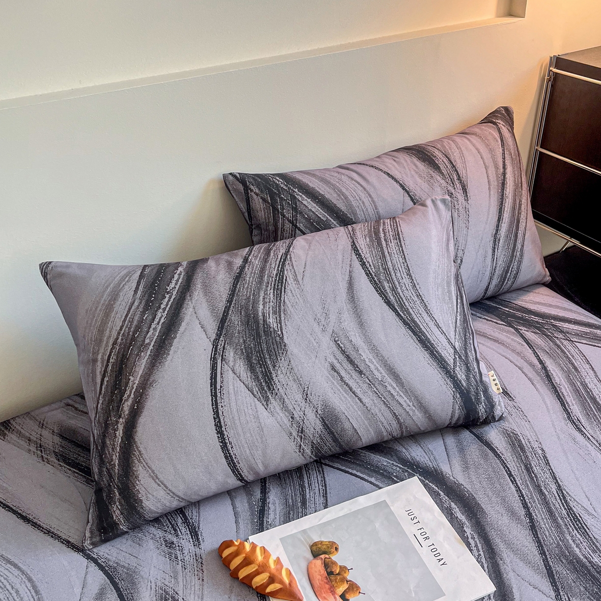 91家纺网 家纺一手货源 找家纺 慕梵家居2025新款100%全棉磨毛单床笠 几何灰