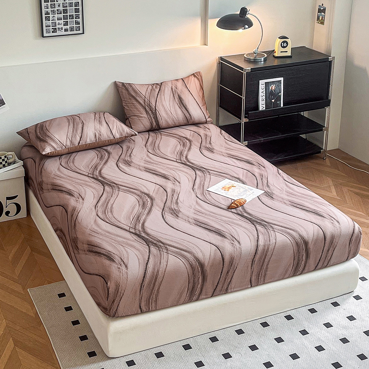 91家纺网 家纺一手货源 找家纺 慕梵家居2025新款100%全棉磨毛单床笠 几何咖