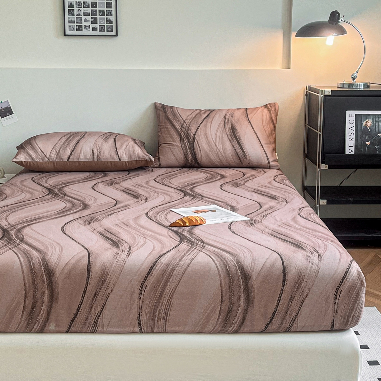 91家纺网 家纺一手货源 找家纺 慕梵家居2025新款100%全棉磨毛单床笠 几何咖