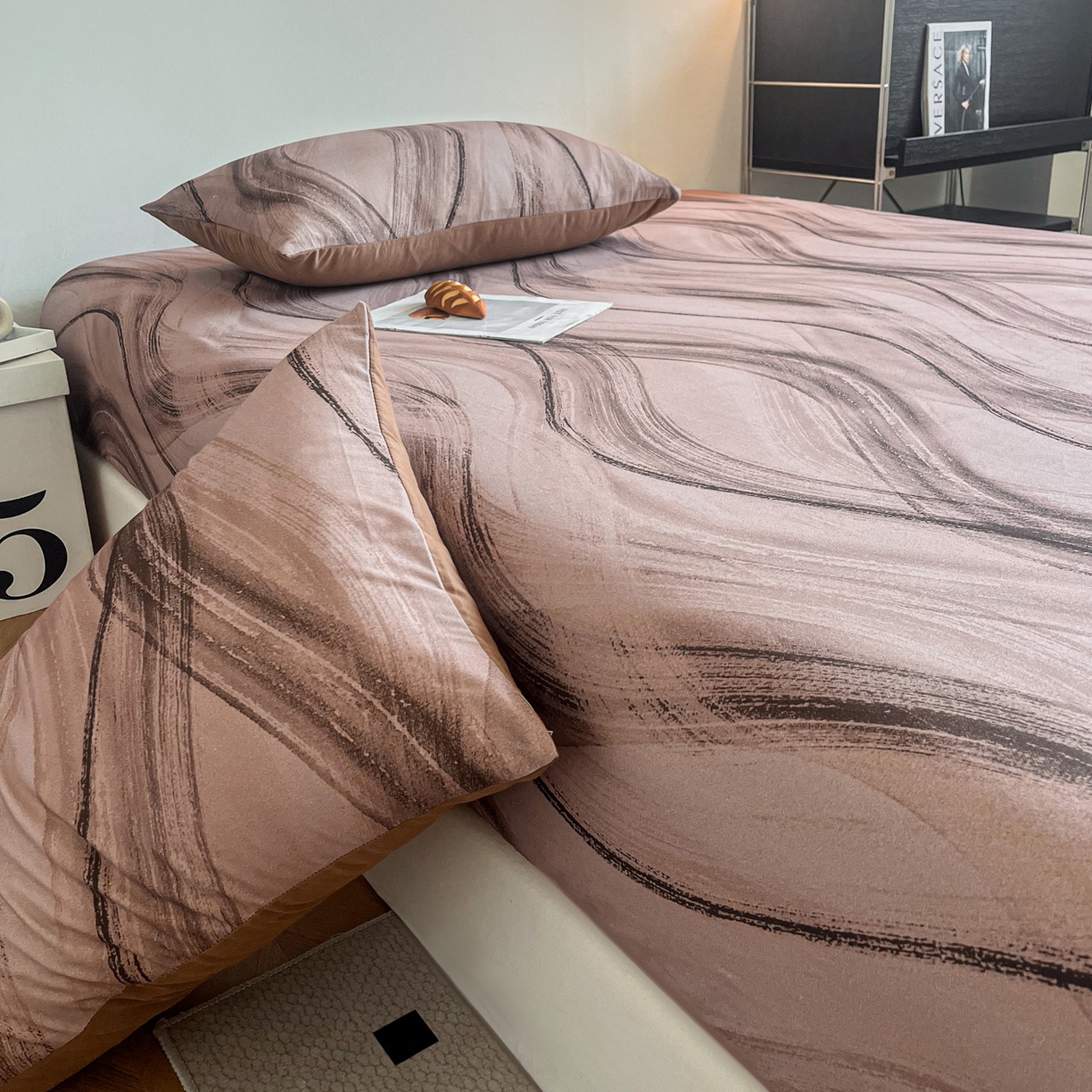 91家纺网 家纺一手货源 找家纺 慕梵家居2025新款100%全棉磨毛单床笠 几何咖