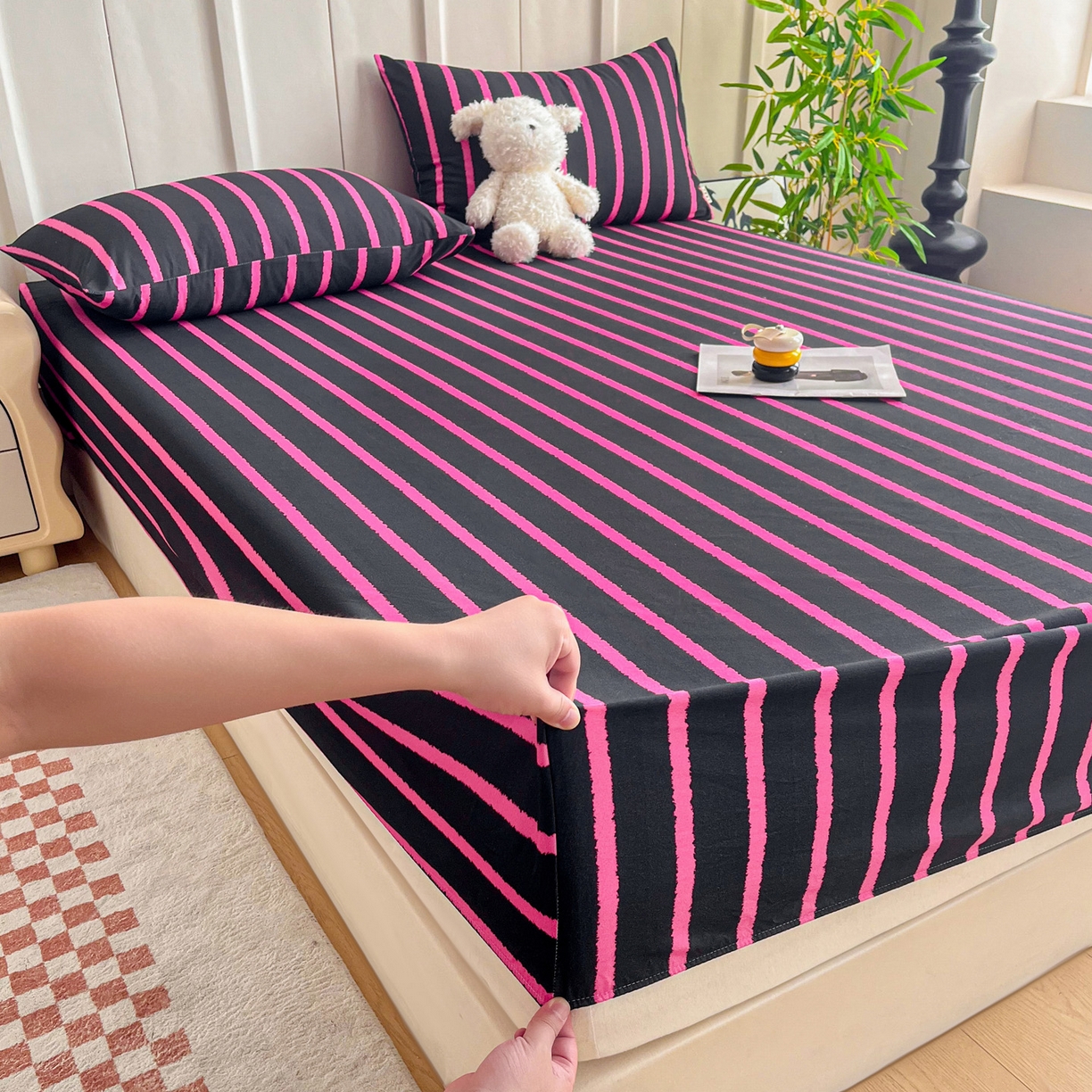 91家纺网 家纺一手货源 找家纺 慕梵家居2025新款100%全棉磨毛单床笠 律动黑