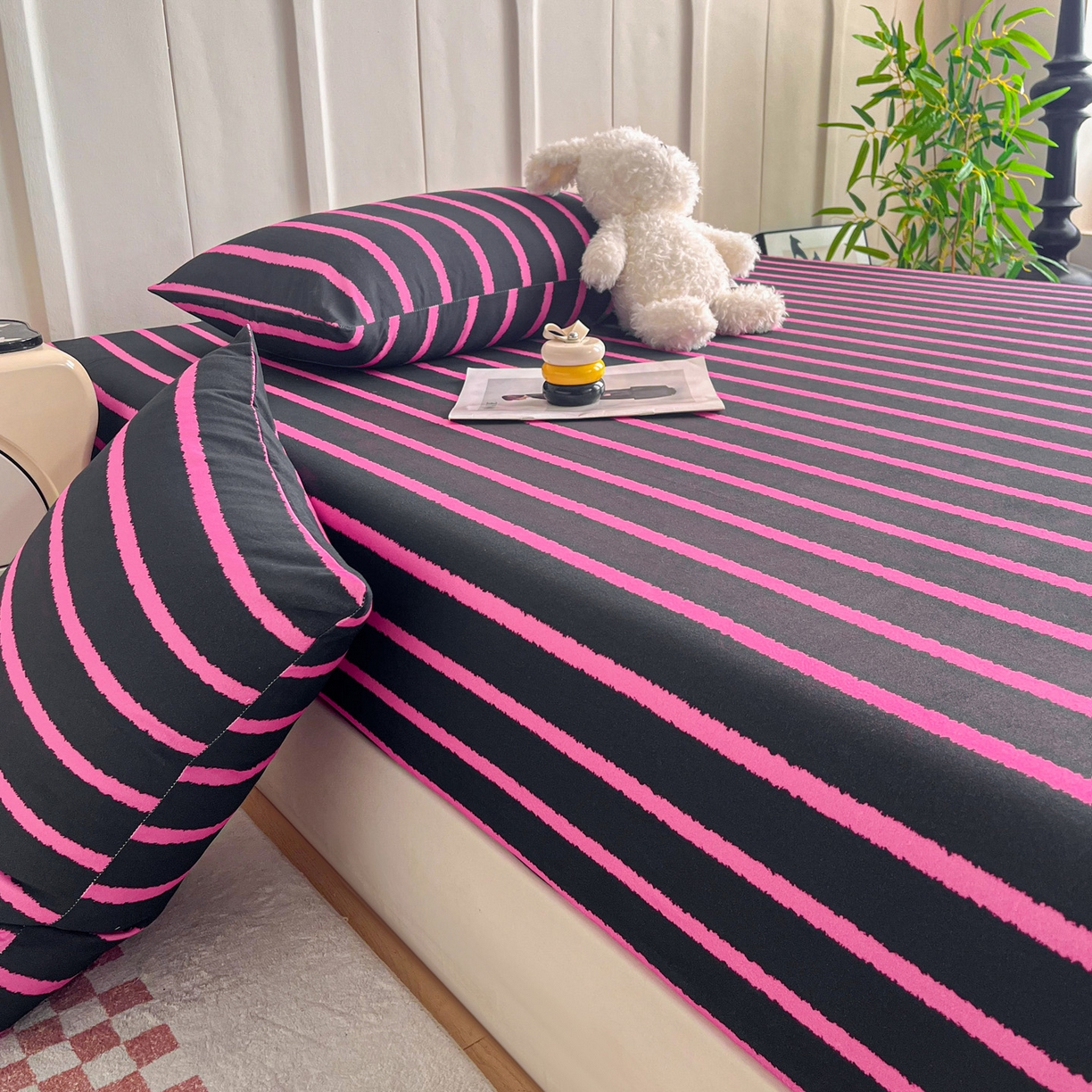 91家纺网 家纺一手货源 找家纺 慕梵家居2025新款100%全棉磨毛单床笠 律动黑