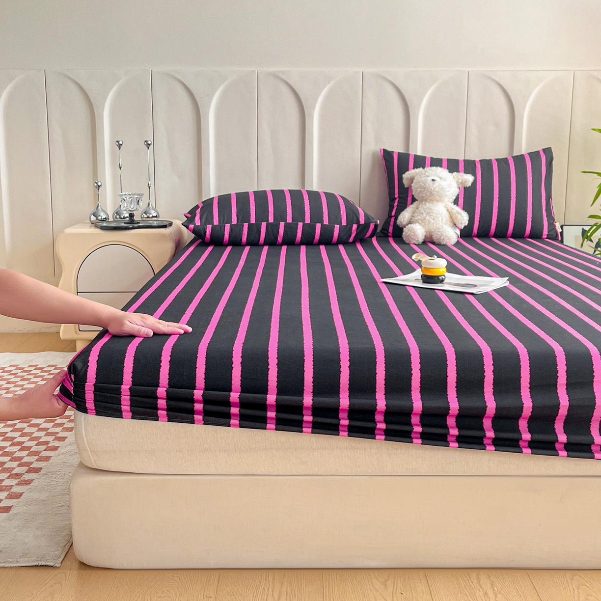 91家纺网 家纺一手货源 找家纺 慕梵家居2025新款100%全棉磨毛单床笠 律动黑