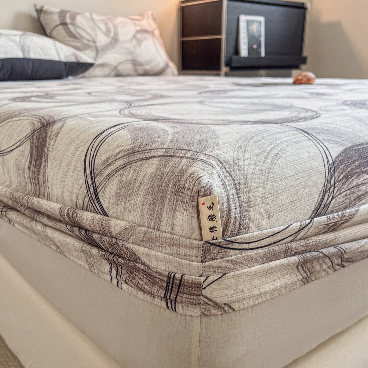 91家纺网 家纺一手货源 找家纺 慕梵家居2025新款100%全棉磨毛单床笠 漫行